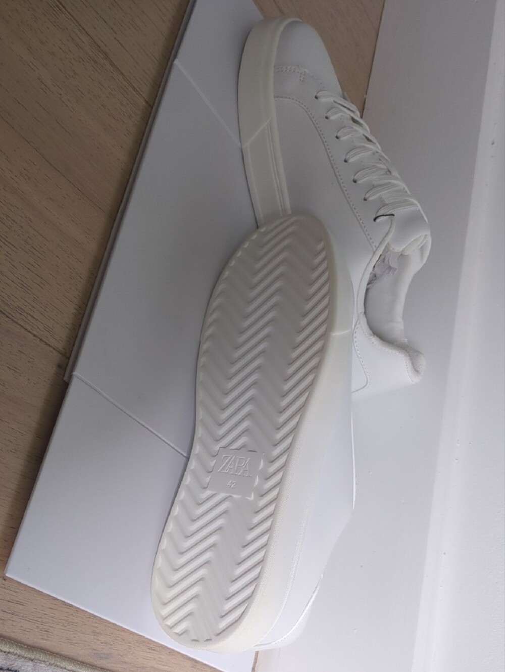 Zara Men Sz 9 White Minimalist Men's Sneakers - Classic Low-Top - Picture 2 of 4